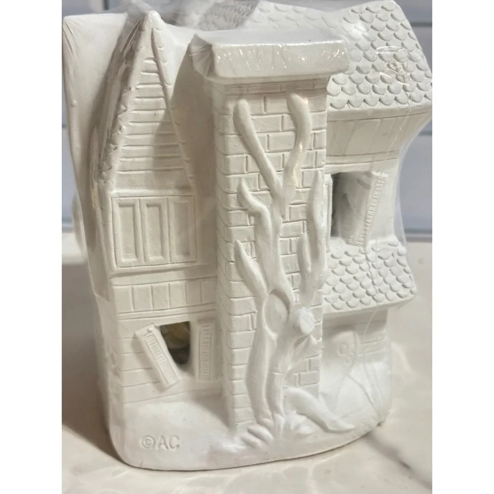Spooky Boutique Light-Up Haunted House DIY Paint Kit Halloween Plaster LED